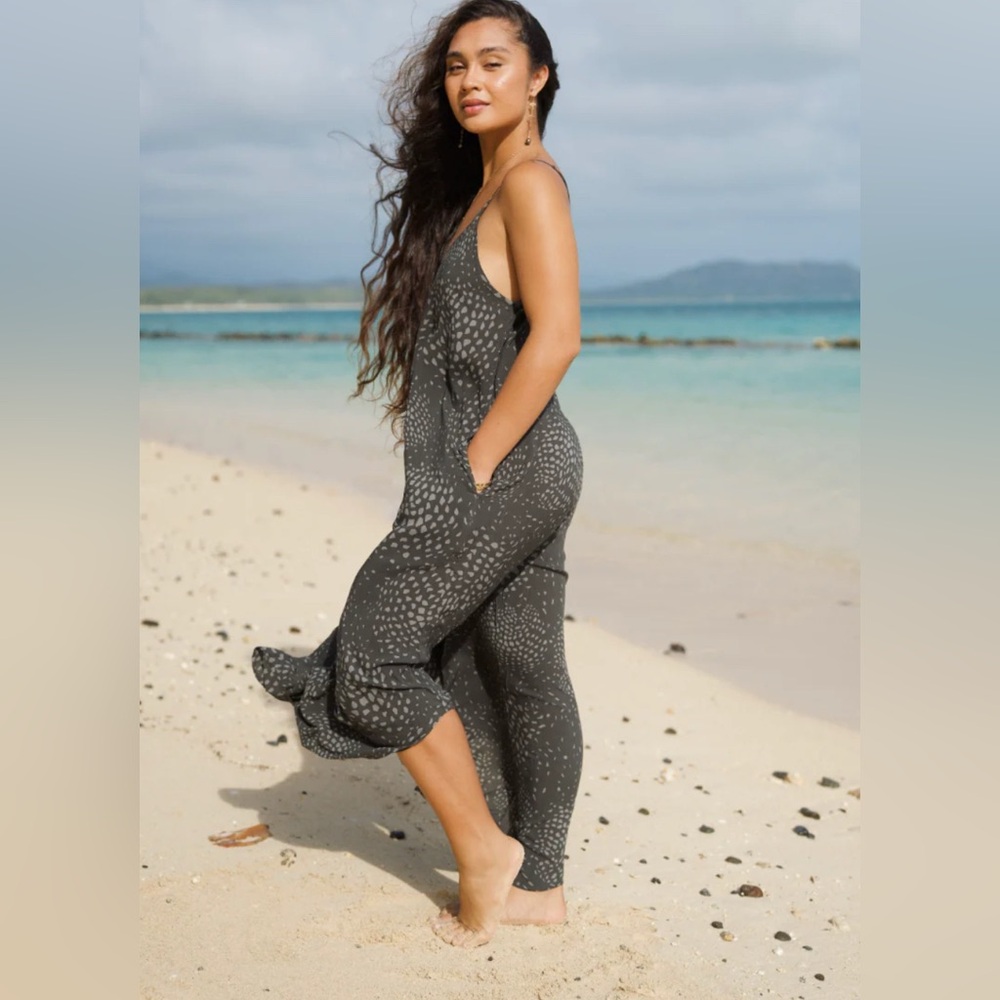 Waiwaolani BNWT xs/s romper